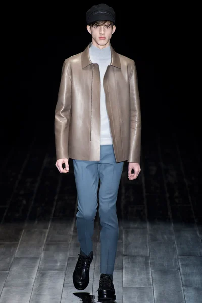 Look 5